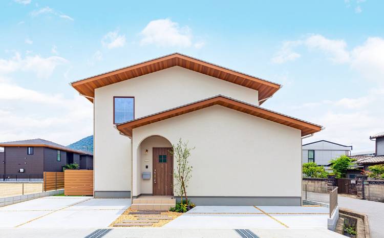 福山市 定額制注文住宅：「三角屋根と木の温もりが調和する家」をアップしました！