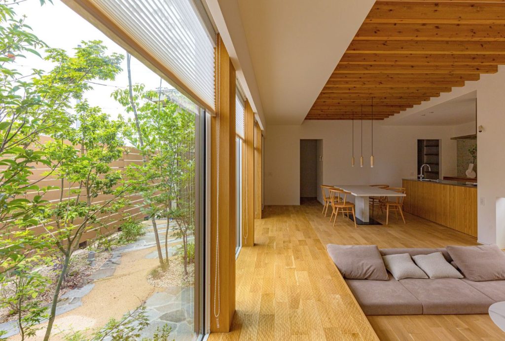 202511里庄見学会の隣モデルハウス