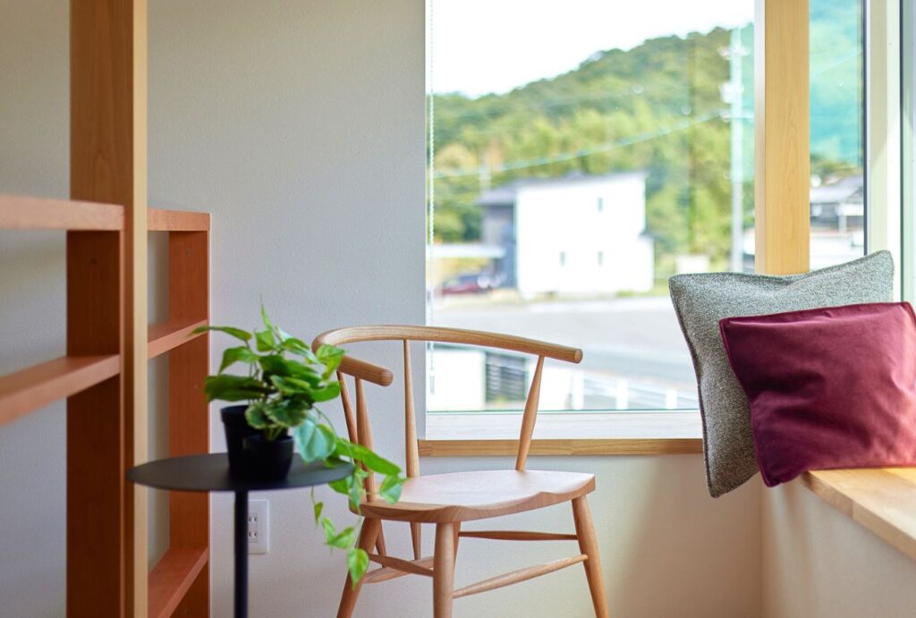 20260418-鴨方用-畳リビングと庭4